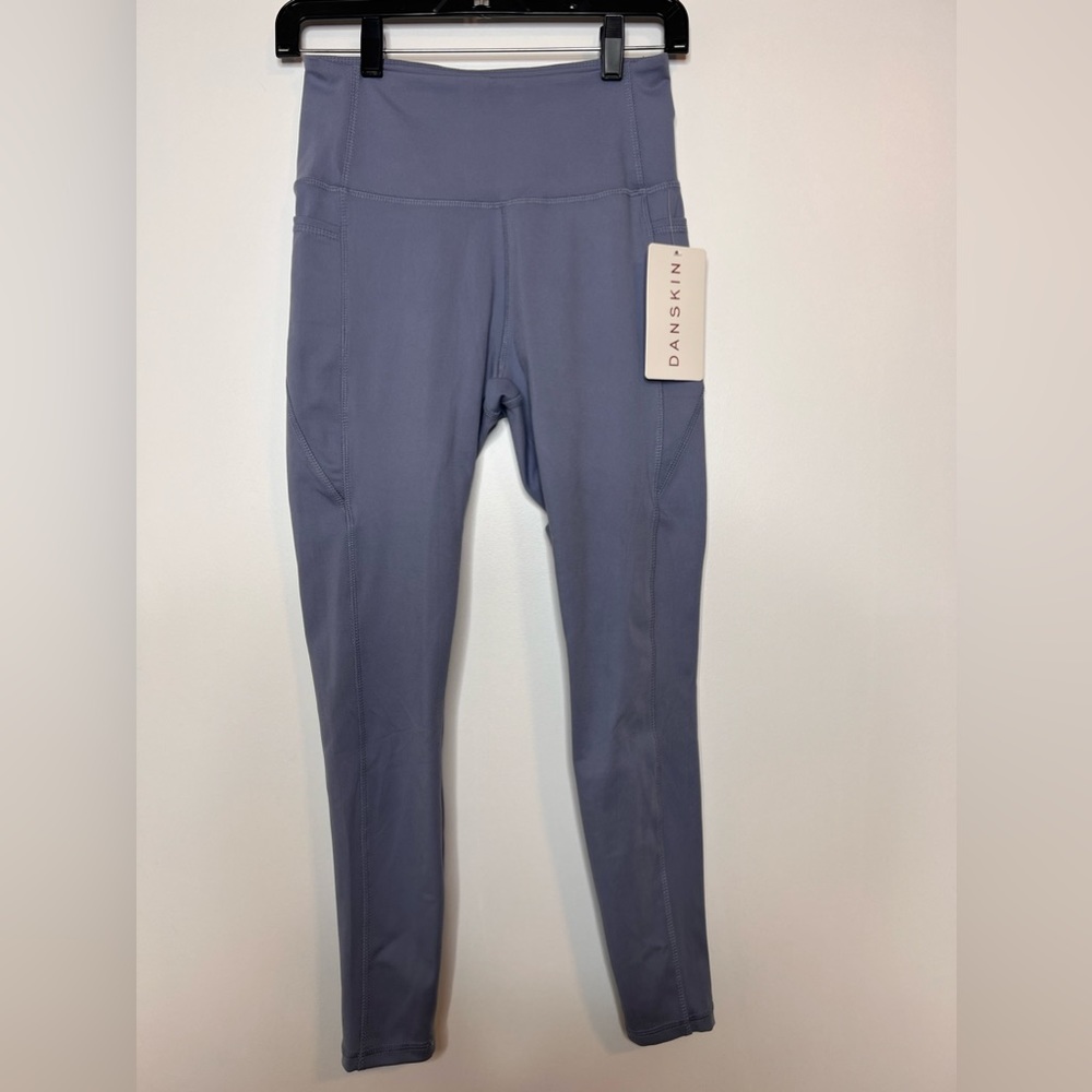 Women activewear pants. Brand new. Tight fit with pockets